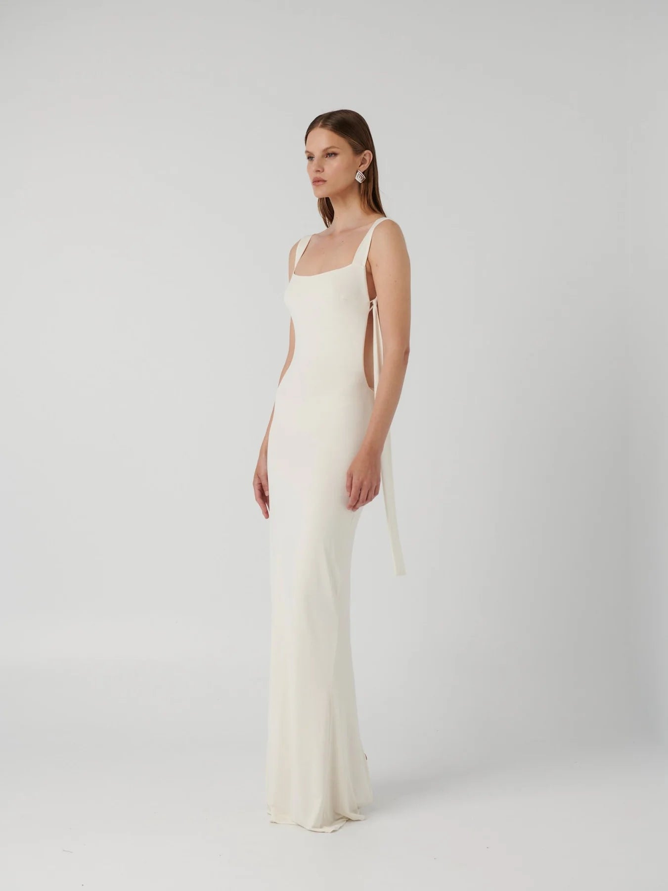 Hire EFFIE KATS Helena Gown in Ivory