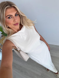 Hire EFFIE KATS Verona Gown in Ivory White