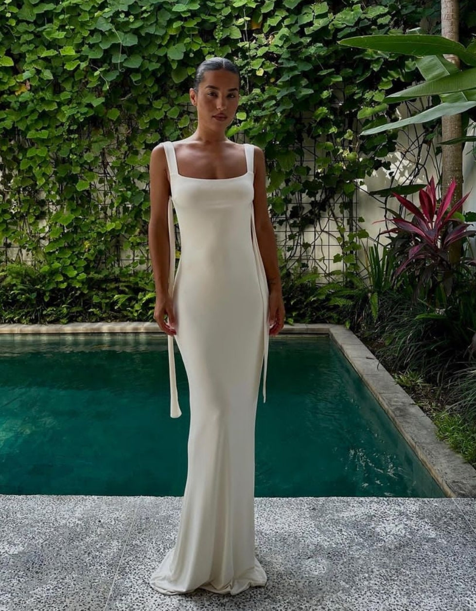 Hire EFFIE KATS Helena Gown in Ivory