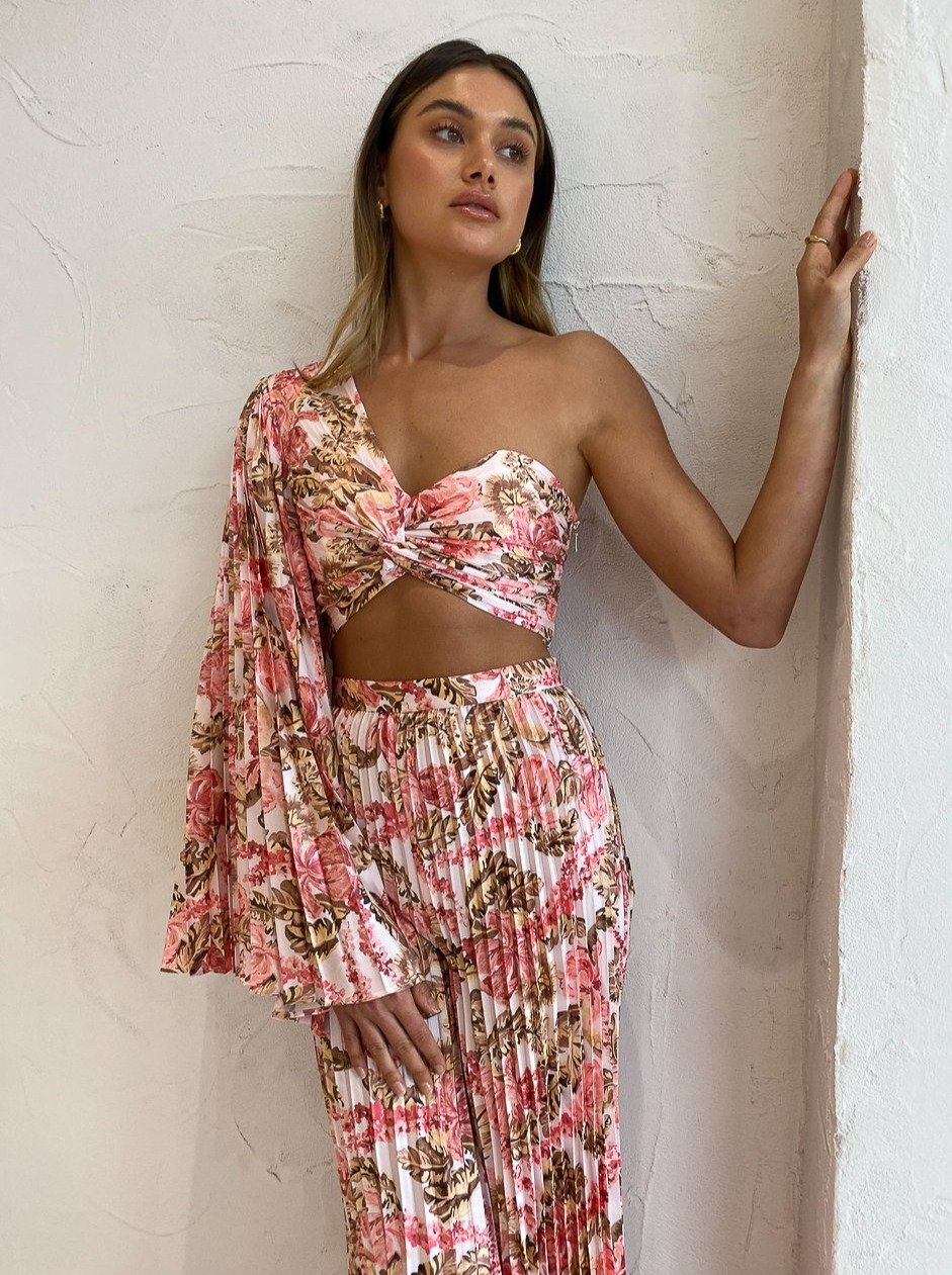 Hire SIGNIFICANT OTHER Simone Top And Pant Set In Pink Sangria Floral