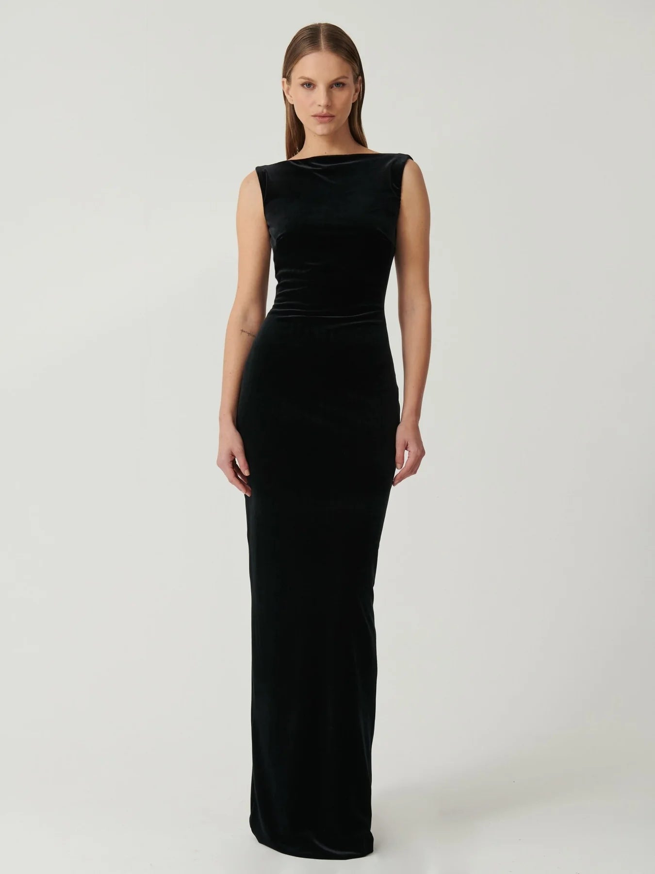 Hire EFFIE KATS Verona Gown in Black VELVET