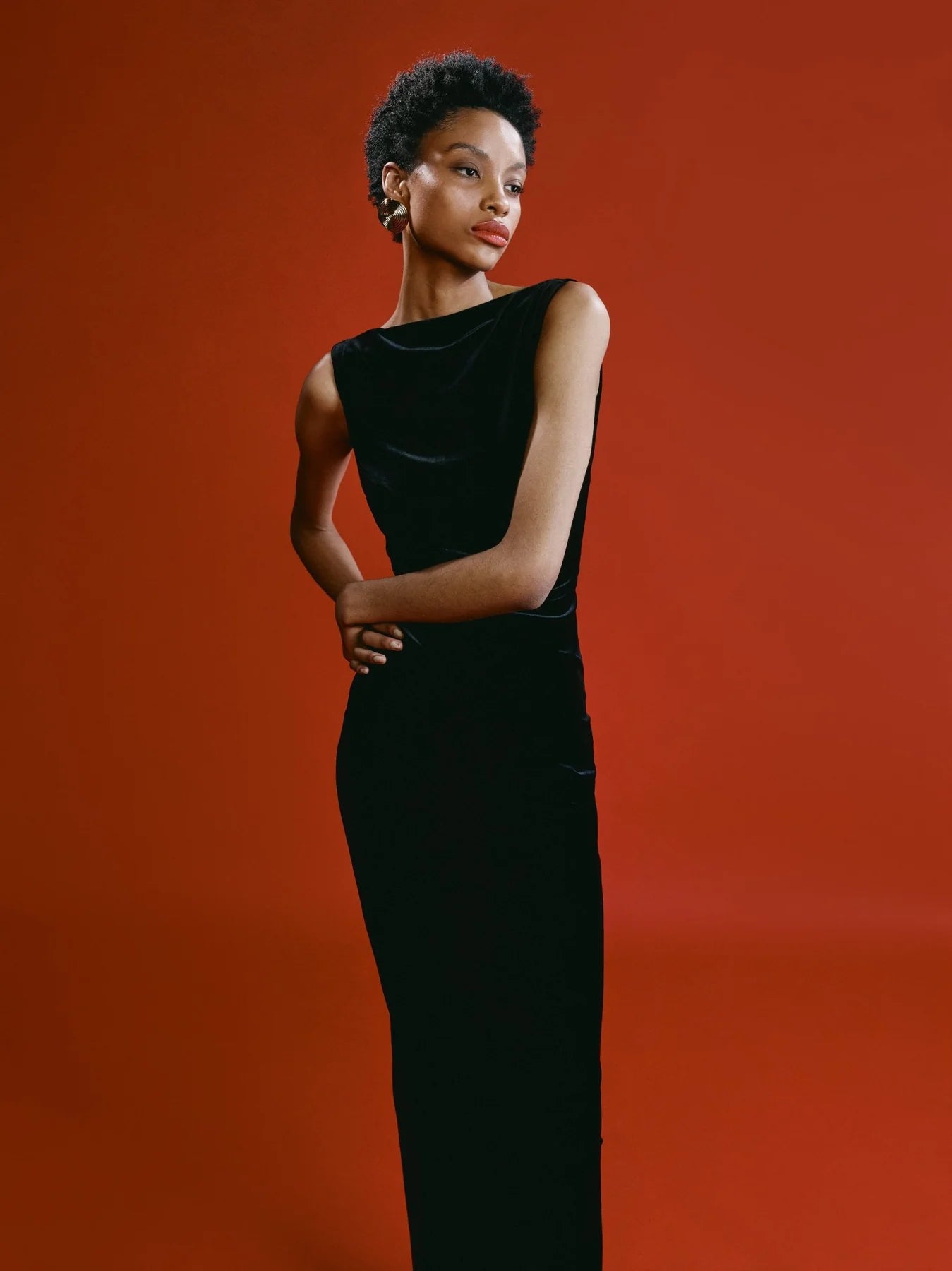 Hire EFFIE KATS Verona Gown in Black VELVET