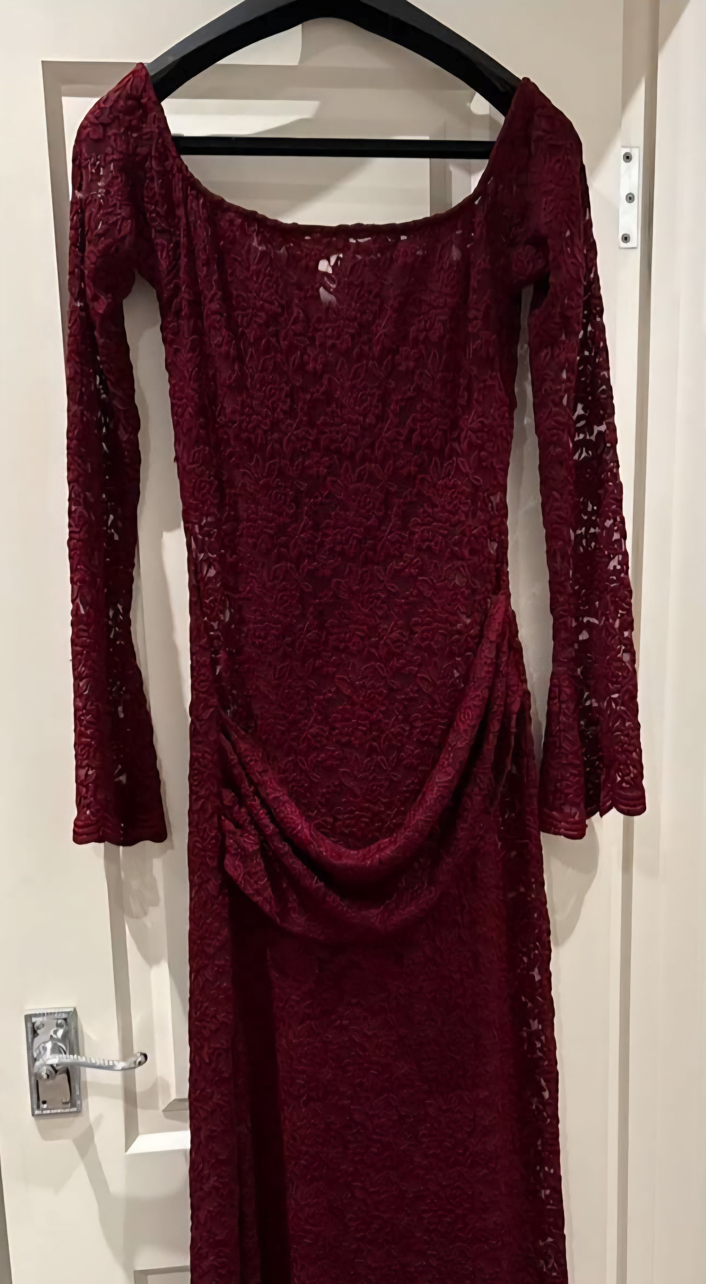 Hire DECONDUARTE Guilietta Lace Maxi Dress in Shiraz Red